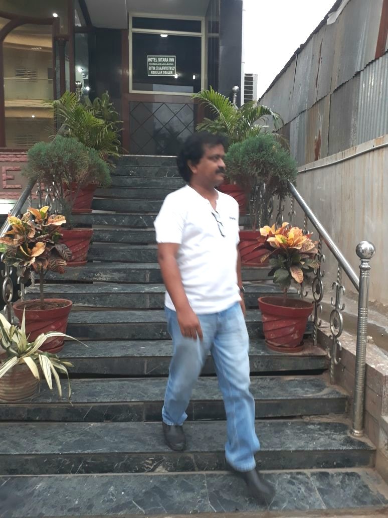 MChimmani's tweet photo. Go confidently in the direction of your dreams.
#freedom #NR135 #76by96
#ProfessionalTrip #GunturVizag
@pradeep_cm https://t.co/iwueBWsK1F