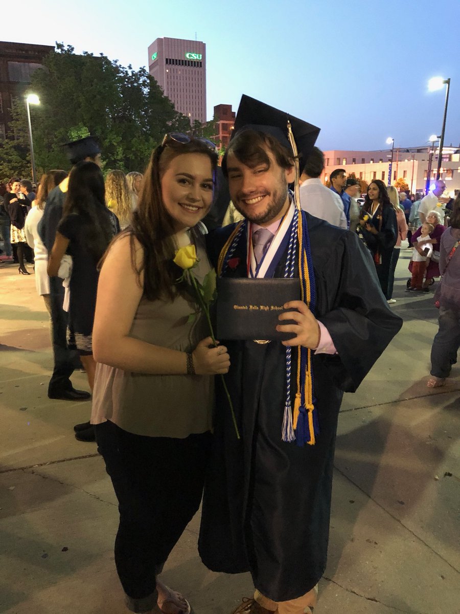 morg_fin's tweet photo. happy bday @zzdanowicz i am so grateful for our friendship and all of the mems we have made over the years 💖 have a fantastic day and party hardy i love u!!!! https://t.co/v95PSX24Km