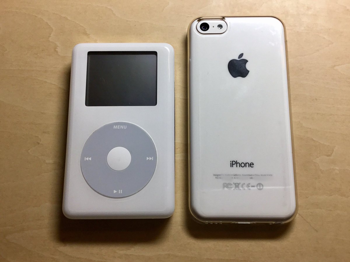 teke3in's tweet photo. 形は違っても同じ白色。
やはりiPhone 5cは他のiPhoneと違って好き。
#iPod4th #iPhone5c https://t.co/4VDBzSHxCM