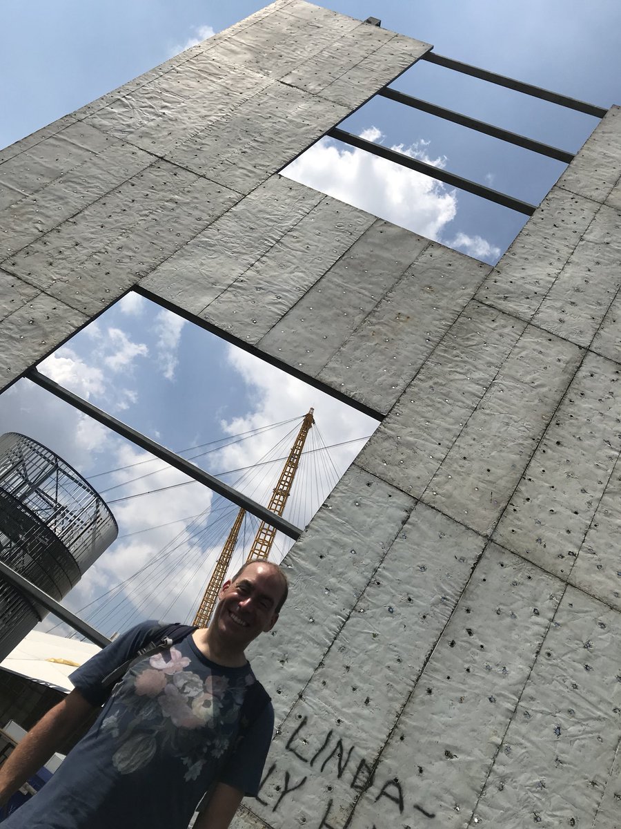 Loved the <a href="/HollywoodHTour/">Heart of Hollywood Tour</a> at the O2 - only a few days to go so catch it whilst you can.  Interesting memorabilia but great stories told as well.  Fascinating.