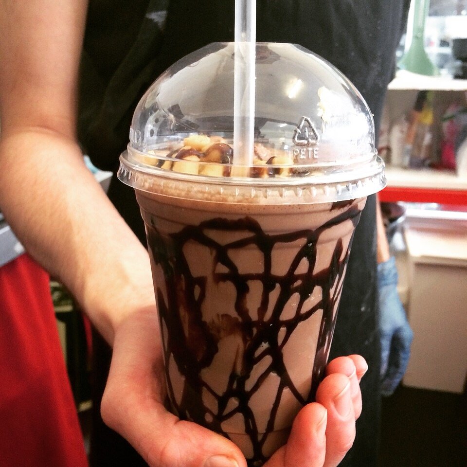 MsCupcakeUK's tweet photo. Cool down with a mylkshake! #Brixton #Vegan #Mylkshake #Yummy https://t.co/hm11mZmvwX
