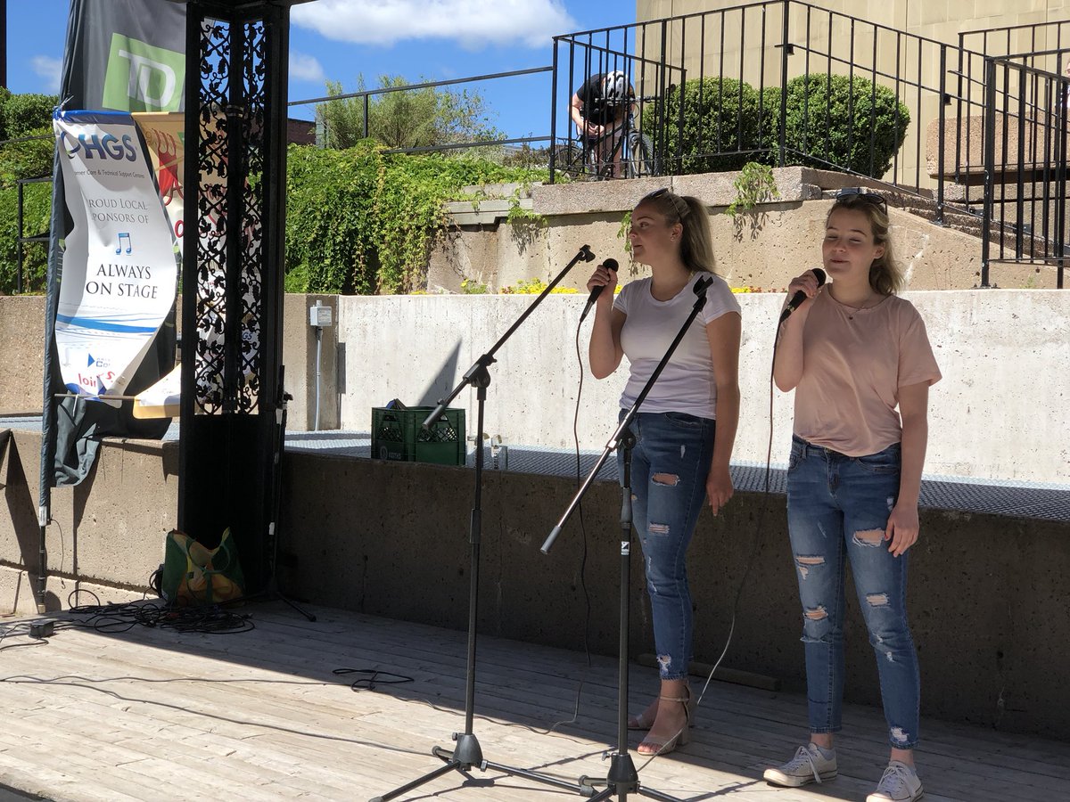 BusinessEdge's tweet photo. Girls on #victoriarow today at 12:30 singing for the lunch crowd: https://t.co/cILS5oyfyY https://t.co/3yFGhtrcdN