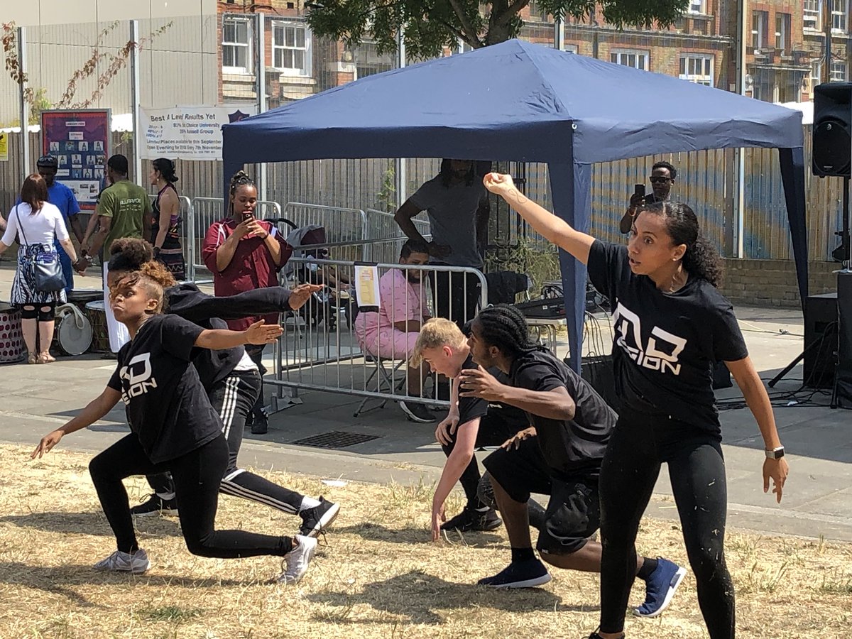 Lisa_Stepanovic's tweet photo. Had a lovely afternoon with @SocialArkCIC entrepreneur Tiersha @theirvoicesinfo at the Langdon Park Festival in Poplar. Big up community champions @JeanieHarrison Babu, @Dilwar_96 @LiC_Projects and everyone else for a great event! 😊 https://t.co/5QUfoHBOzi