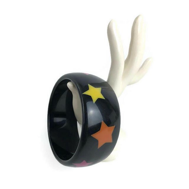 thriftygal47's tweet image. Be a star! New to my Etsy shop 🤗! Link in the bio!😎🤟#tgalcollectibles #etsyseller #lucitebangle #banglebracelet #friendbracelet #beastar #fashionjewerly #stackingbracelet #lucitejewelry #instaetsy #shopmyetsy #statementbracelet #starbracelet #imastar ift.tt/2L6xPzb