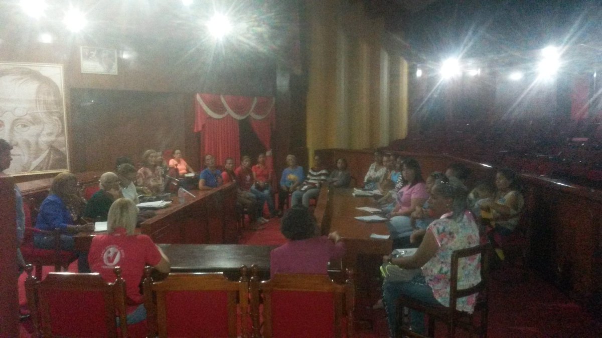 #Ahora en desarrollo Asamblea consultiva del IV Congreso del <a href="/PartidoPSUV/">PSUV</a> por parte de la <a href="/PSUVMujeres/">Mujeres PSUV</a> #Falcon debatiendo de cara a las propuestas que se le presentarán al pdte. <a href="/NicolasMaduro/">Nicolás Maduro</a> en Caracas el 28J  #RumboAlIVCongresoDelPsuv <a href="/psuvfalcon/">PSUV FALCÓN</a>