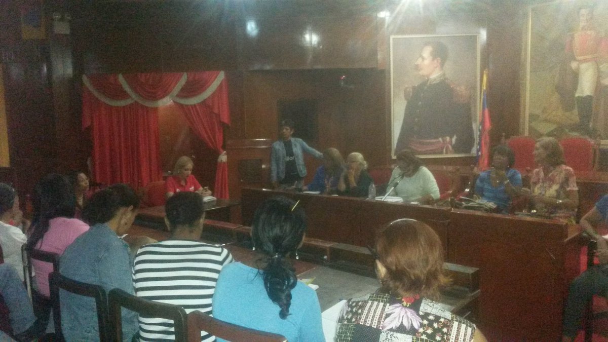MujerPsuvFalcon's tweet photo. #Ahora en desarrollo Asamblea consultiva del IV Congreso del @PartidoPSUV por parte de la @PSUVMujeres #Falcon debatiendo de cara a las propuestas que se le presentarán al pdte. @NicolasMaduro en Caracas el 28J  #RumboAlIVCongresoDelPsuv @psuvfalcon https://t.co/XpzrWsU39W