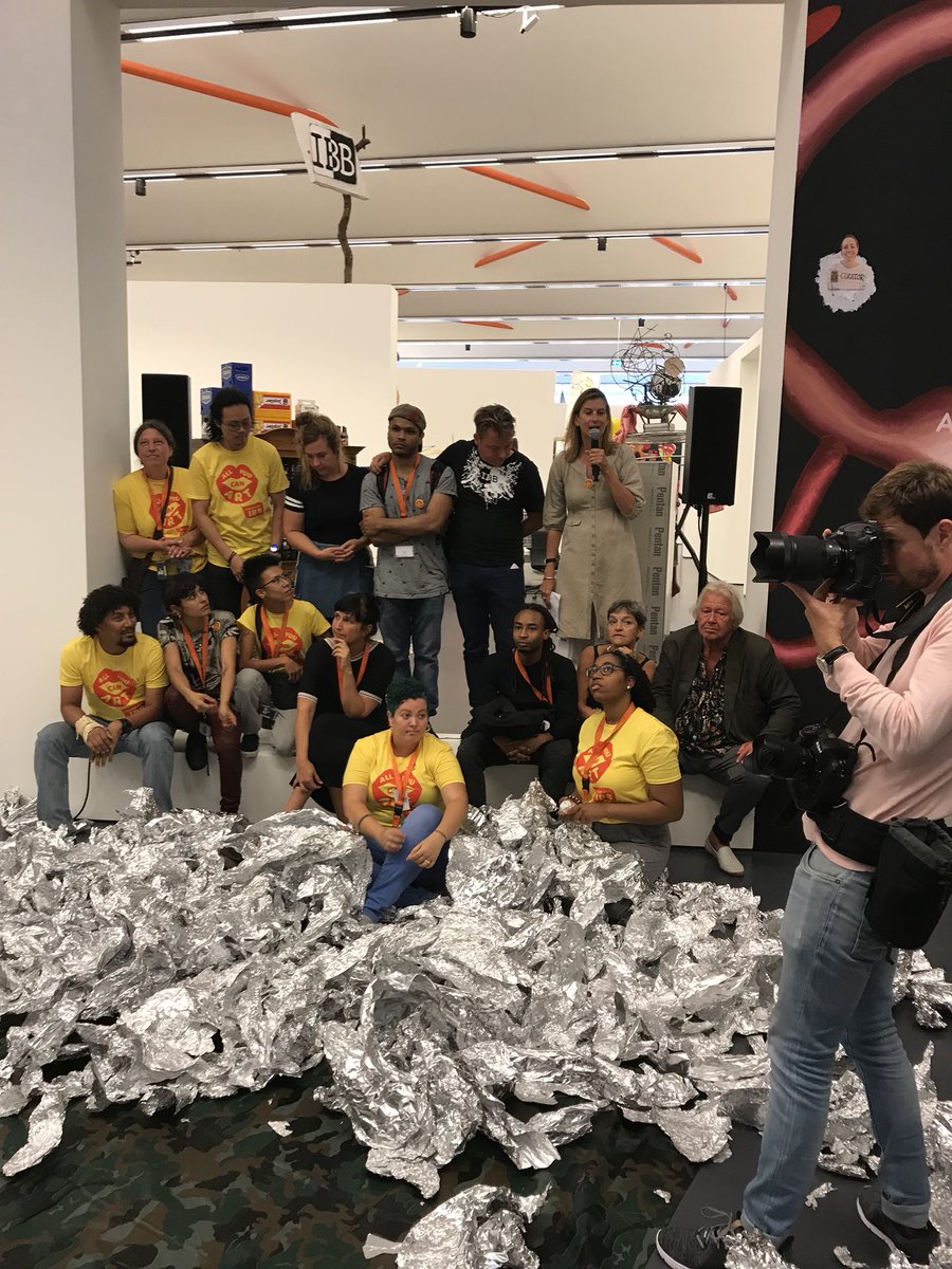 jan_hoekema's tweet image. Met het grote team van #IBB #Curacao openingsperformance #AllYouCanArt, derde jaar met @kunsthal . Street en community art, opleiding, nu al tientallen kunstenaars van Curacao naar NL
