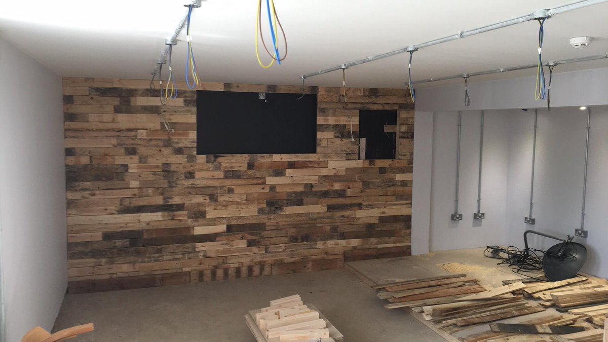 ChesterleStree1's tweet photo. Some of our members are hard at work in the #clubhouse.  Vision is now slowly coming together, finished article is going to be amazing. #rugby #chesterlestreet #clsrfc #renovation https://t.co/GDB0vJVKU3