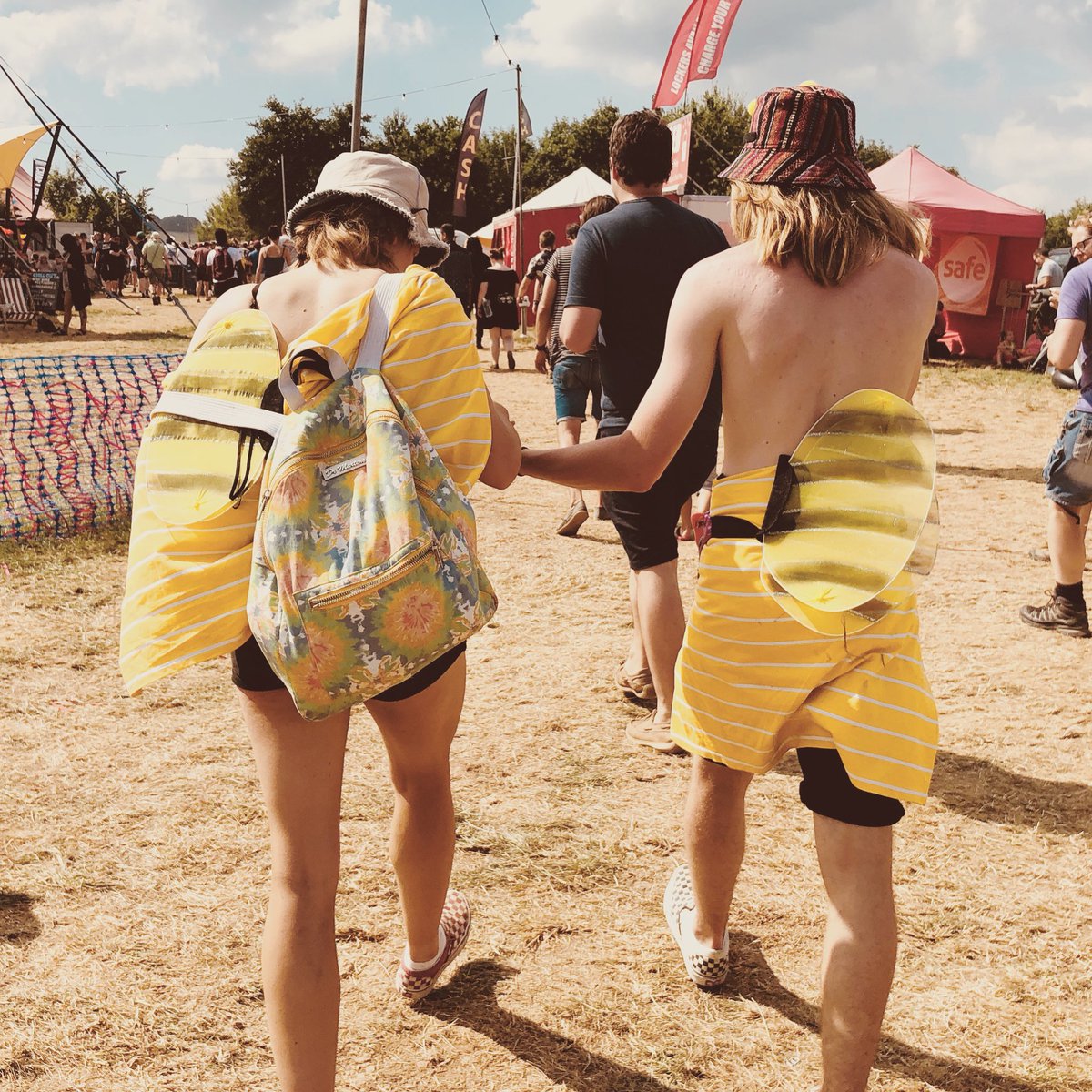 2000trees's tweet image. #BeeYourself #2000trees 🐝