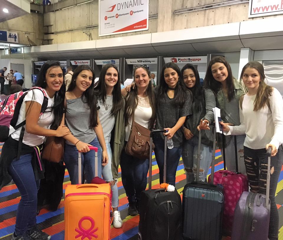 Transamerica15's tweet photo. Hace un año de esta INOLVIDABLE experiencia con nuestras queridas princesas del TOUR de ORLANDO + CRUCERO POR EL CARIBE ♥
https://t.co/hGC0iza3UW
Transamerica de Viajes / Quinceañeras https://t.co/54tchKtR7U