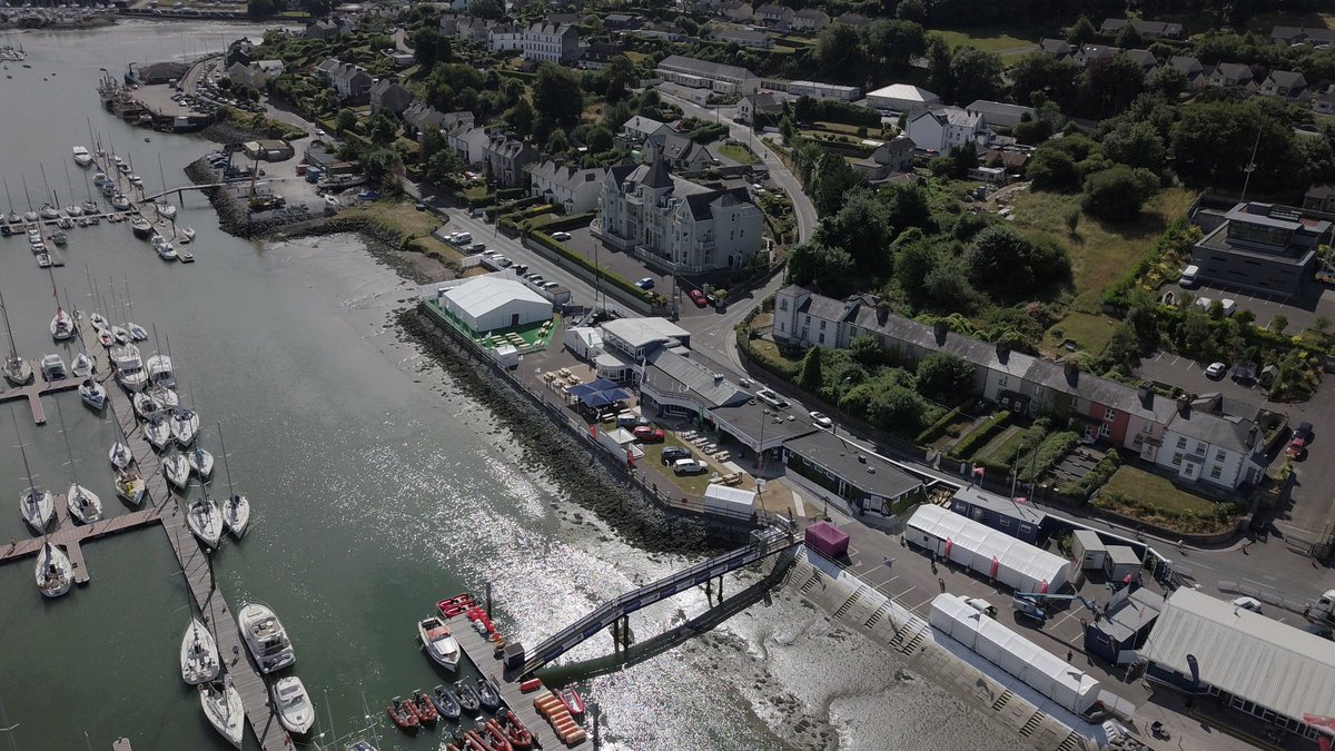 corkweektweet's tweet photo. We're ready to take Volvo Cork Week to new heights! Looking forward to seeing everyone at the @royalcork.
For Sailing Instructions, Entertainment Guide, and more info, visit https://t.co/BqjyAsE8dB #VCW18 #sailing #pureCork #Crosshaven #aerial https://t.co/9JNRbnrGQ1