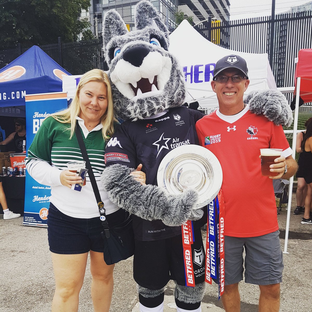 League Leaders Shield available for photo ops in the beer garden today at the Toronto Wolfpack match. Thanks Jefferson for showing us the prize! 
#TorontoWolfpack #DefendTheDen #RunWithThePack #WinWithThePack #LeagueLeaders #LeagueLeadersShield #betfredchampionship  ❤🐺❤