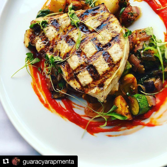LesZygomatesBOS's tweet photo. Our #bastilleday special - grilled swordfish, ratatouille, pequillo pepper coulis. Bon Appetit #boston #jazz #winebar #frenchcuisine #bostonchefs #leatherdistrict #bistro #iwilleatallofthis #wine #leszygomates https://t.co/q2uODndgbS