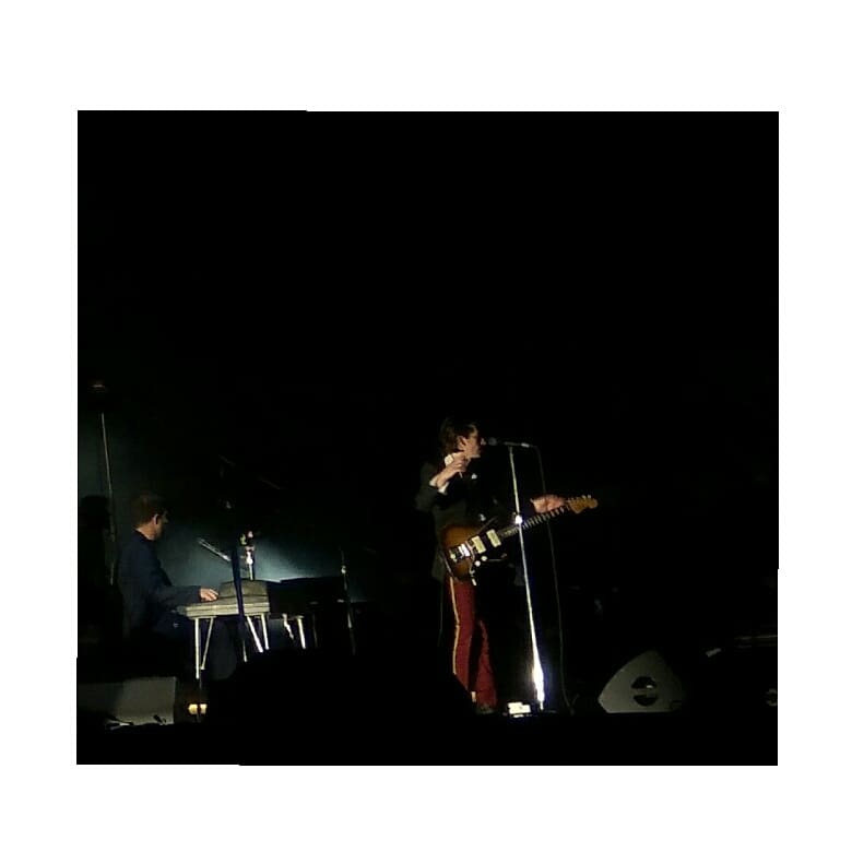 Indiiescreta's tweet photo. Tras la tempestad de la primera jornada, los @ArcticMonkeys ponen en pie el @madcoolfestival https://t.co/OsNSL0sOzA
