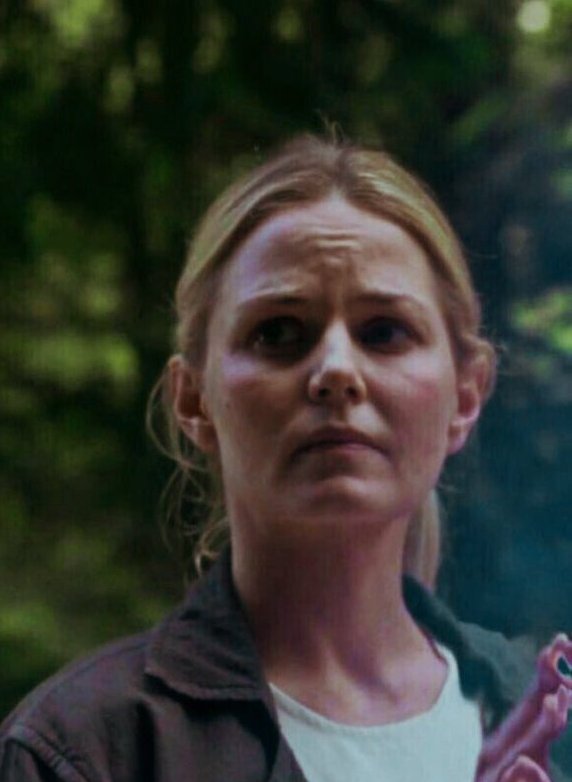 JMo_Swen's tweet photo. Saudades #SwanQueen https://t.co/evo1OE9qH9