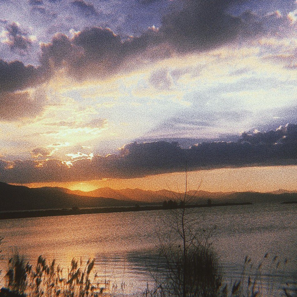 Emilydedman's tweet photo. Don’t hide your light! Let it shine for all; let your good deeds glow for all to see so that they will praise your Heavenly Father. ~ Matthew 5:16🌾🌄 #Utah #mountains #sunset https://t.co/cSYOlJXNGL