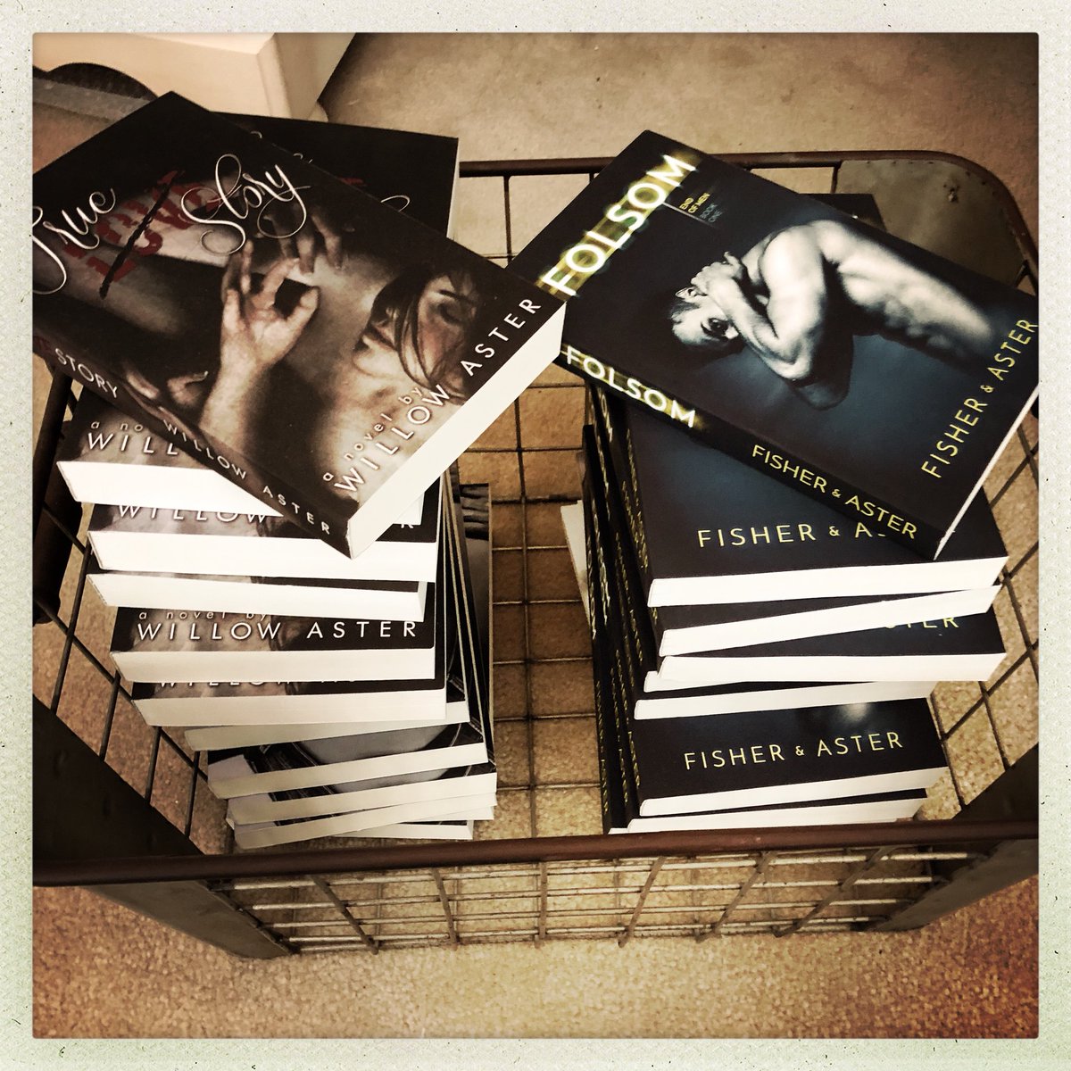 WillowAster's tweet image. Getting ready for Book Bonanza! I have some books to take with me and most I’ve already shipped. Jackal is waiting for me there. 😏 I can’t wait to see him in all his pinkified glory. #truelovestory #folsom #endofmen #jackaliamcomingforyou