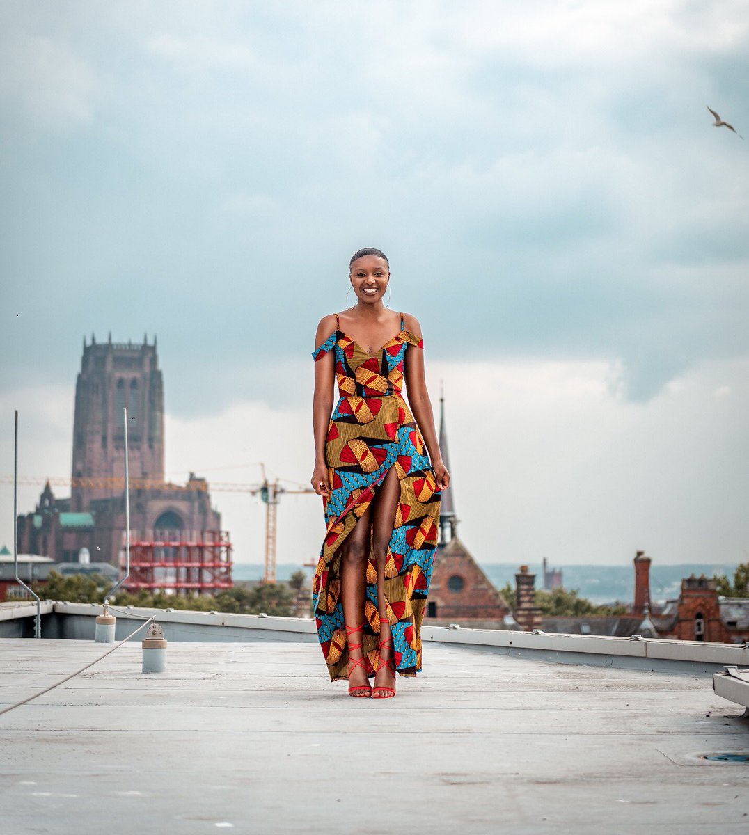 EssodPhoto's tweet image. When your girlfriend graduates and she doesn't realise she's a part time model too. Give it to them Belinda! Congrats boo! So proud of you.. and I hate the fact that your bride price keeps increasing 😂😂