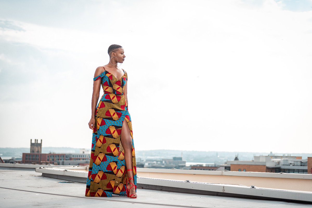 EssodPhoto's tweet image. When your girlfriend graduates and she doesn't realise she's a part time model too. Give it to them Belinda! Congrats boo! So proud of you.. and I hate the fact that your bride price keeps increasing 😂😂