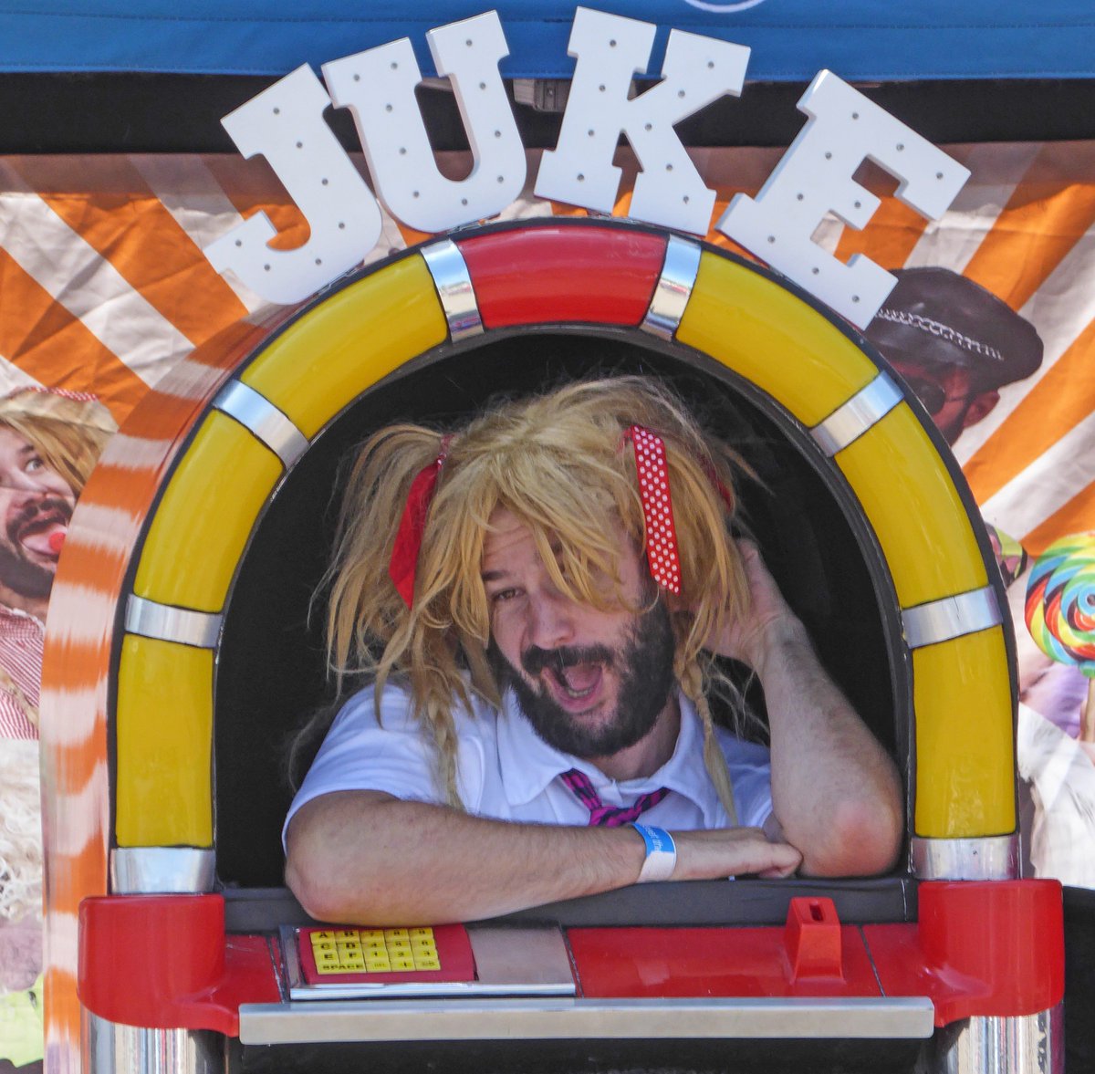 Tim_Green1's tweet photo. The Jukeboxes, by #Bootworks Theatre, at the #BradfordFestival https://t.co/Qv4tSiFzuz