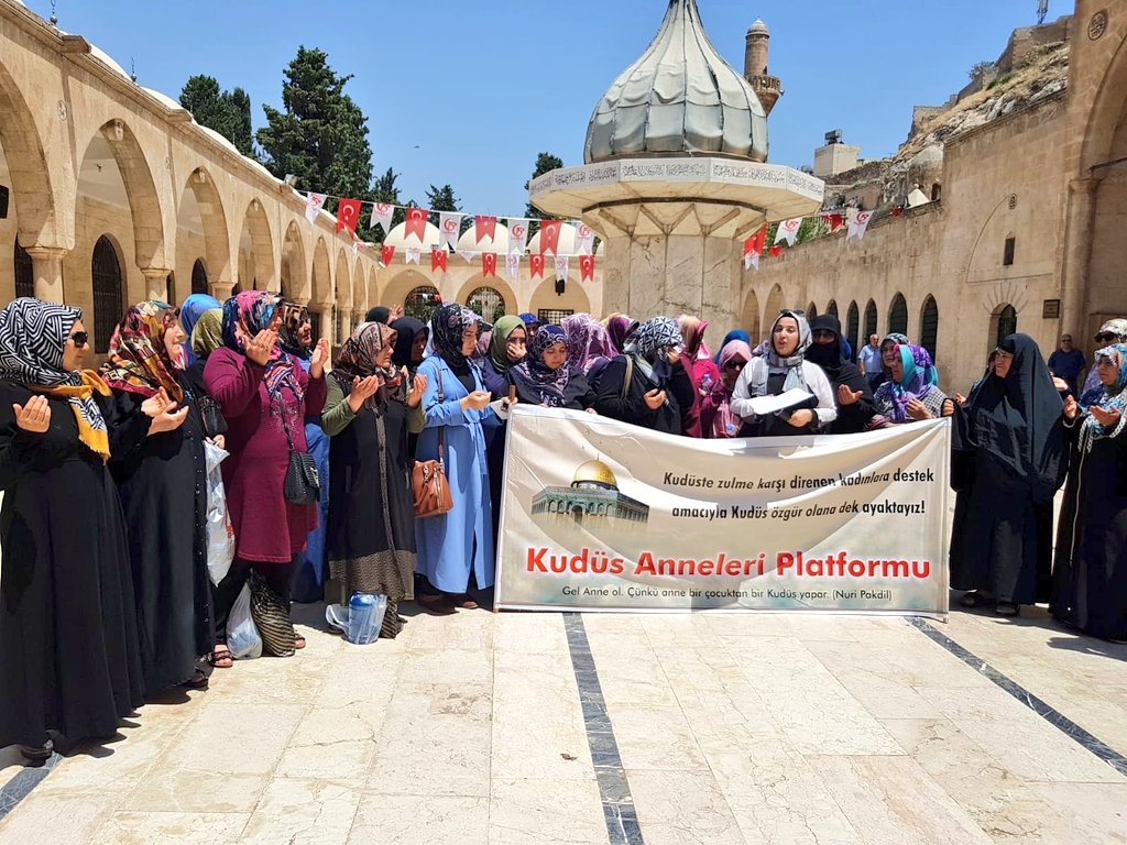 Kudus Anneleri On Twitter Kudus Anneleri Platformu Olarak Bugun Yogun Bir Katilimla 29 Sunu Gerceklestirdigimiz Mescidi Aksa Kudus Ve Direnise Selam Ve Duamiza Katilan Kudus Analarimiza Tesekkur Ediyor Gelecek Hafta Da Katilimlarinizi Bekliyoruz