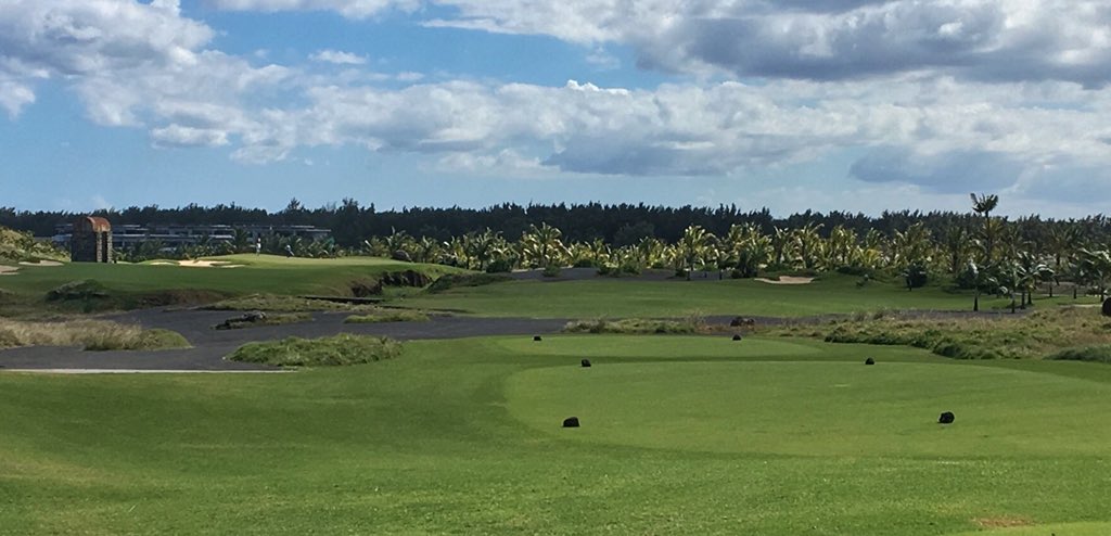 cbougaux's tweet photo. Superbe Mont Choisy Golf Club
Dernier né des golfs Mauriciens 🇲🇺
et premier parcours dans le Nord de l’Ile. 
Un links sous les tropiques !!!! Top ! https://t.co/4OrKlvy04N