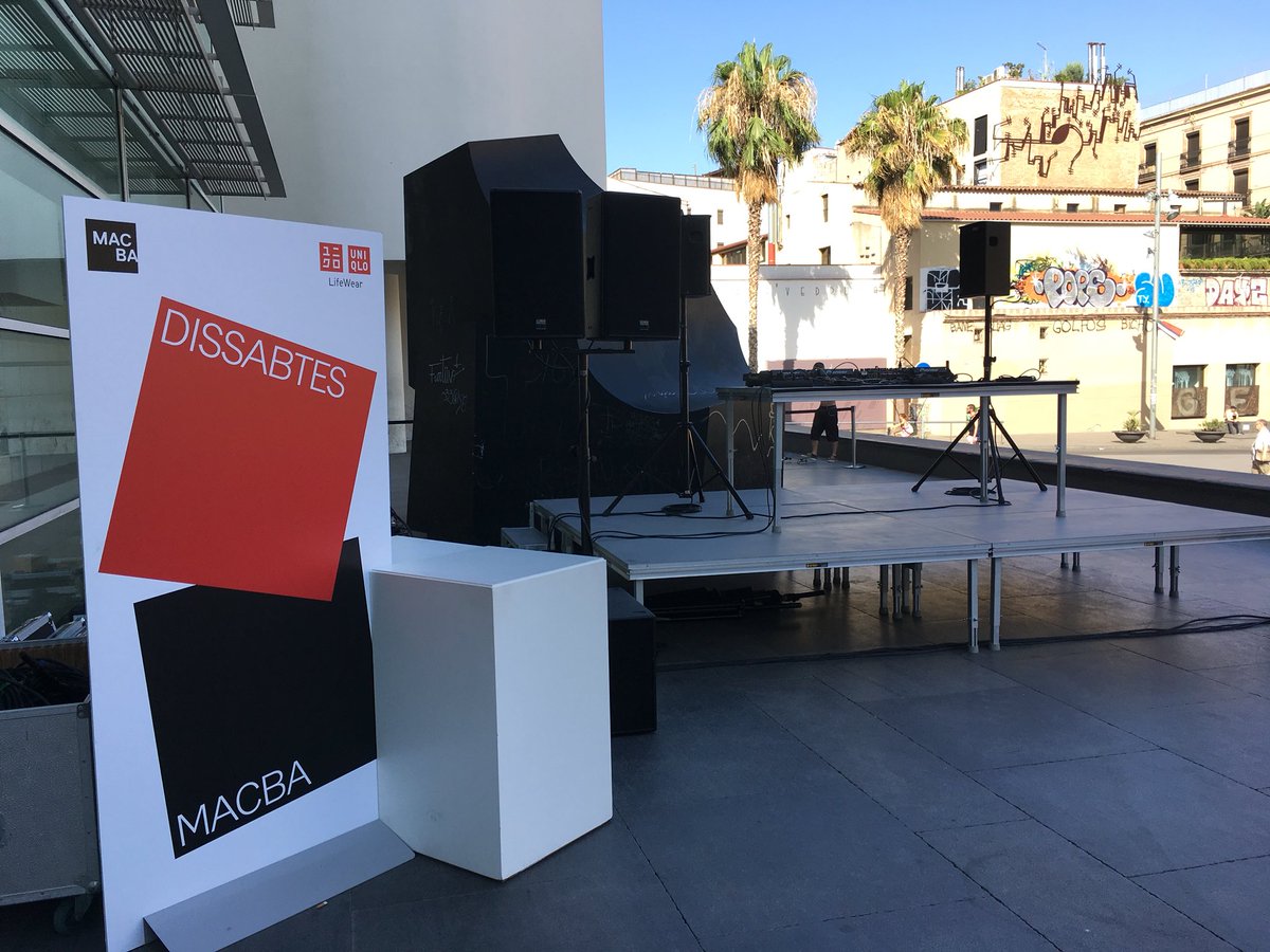 MACBA_Barcelona's tweet photo. Tot a punt! 🎧🎉 En uns minuts, ens sumem a la Festa Major del Raval amb l’actuació de la Dj @riobamba_dj (18:30h) dins el cicle de so als marges #LoremIpsum. #dissabteMACBA especial gràcies a Uniqlo! https://t.co/b9tzN3DO2S