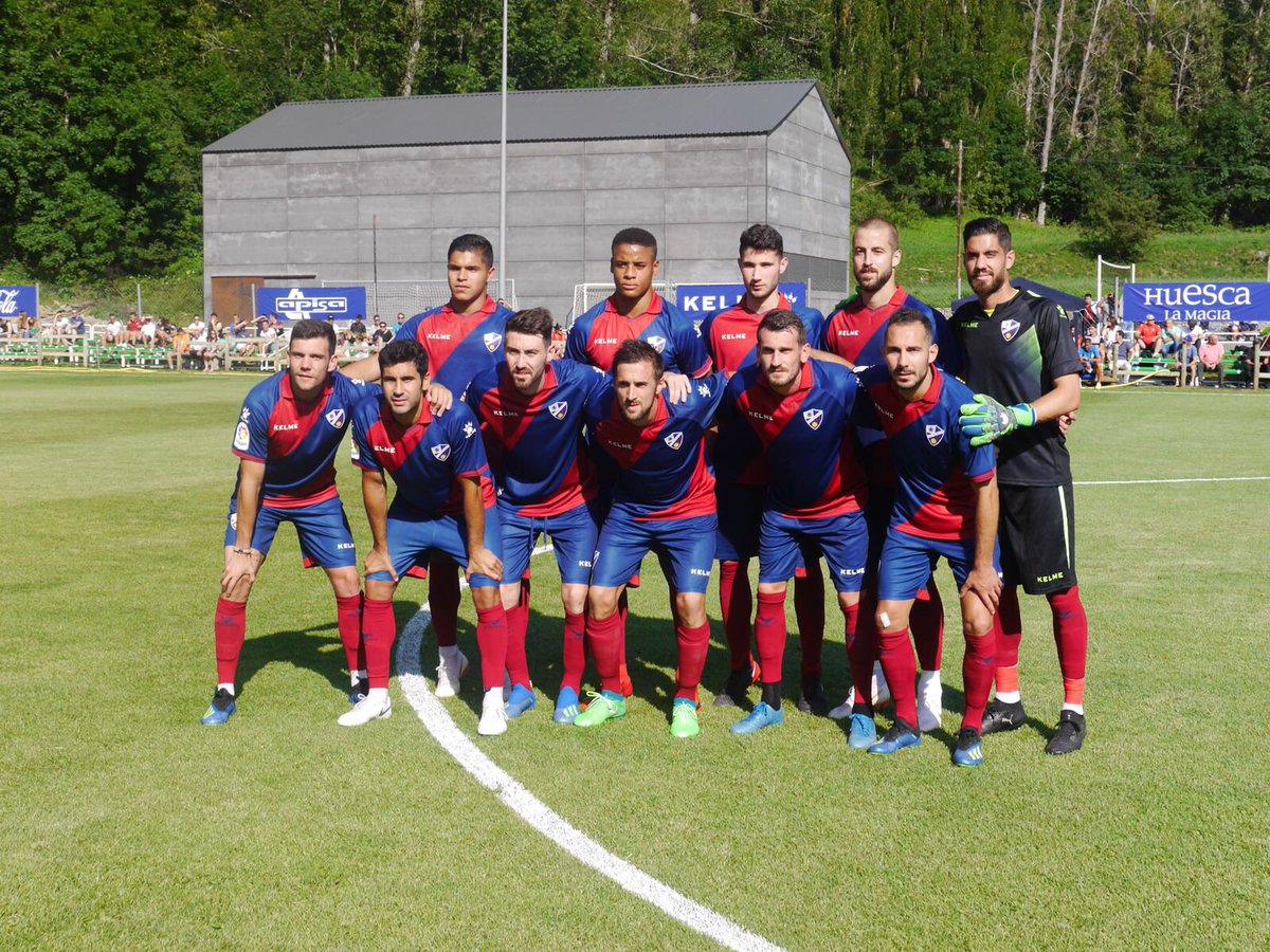 SDHuesca's tweet photo. 📸 XI Inicial #HuescaMonzón

#PretemporadaSDH 🔵🔴 https://t.co/wxMuRgAFI7