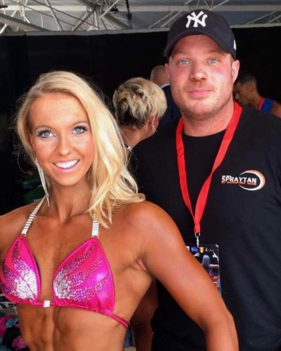 WeightliftingC's tweet image. #shredded #health #ifbbnorthamericans #physiqueclassic #musclest #ï¬tgirlsguide #reverselunges #aestheticsrevolution #treadmilllife #bodybuildingworld