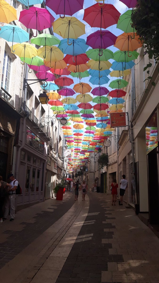 LauraBetn's tweet photo. A quand cette idée dans la ville de Reims ? 😍😍 #Reims @ArnaudRobinet  @VilledeReims https://t.co/dSaU5N4le7