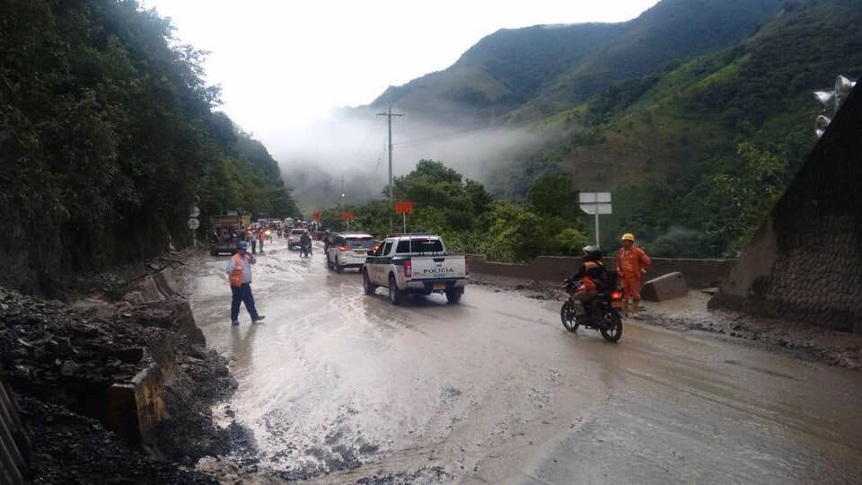hbplay1's tweet photo. #HbPlayInforma Coviandes 9:00amSe habilito la vía sentido Bogotá- Villavicencio para evacuar los vehiculos represados entre el k57 al k62 inicialmente. Transitar por la vía con precaución #HbPlay #VíaBigotáVillavicencio #víaalllano @Coviandes @GobMeta https://t.co/RopeE3WKXz