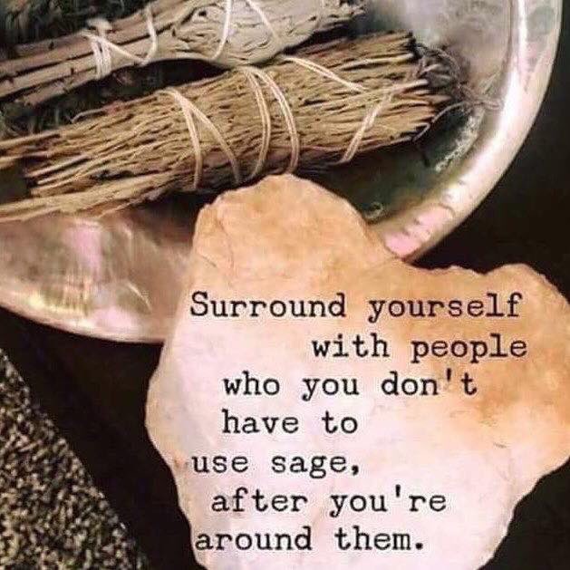 thechakrapalace's tweet photo. This. Be careful who you let in your circle. #sage #smudging #smudgingkit #smudgingsage #whitesage #bluesage #metaphysical #positivity #positivevibes #smudgingceremony #crystals #healingcrystals #crystalhealing #chakrapalace #chakras #chakra #purify #friendships #friends https://t.co/OnTfu88xa0