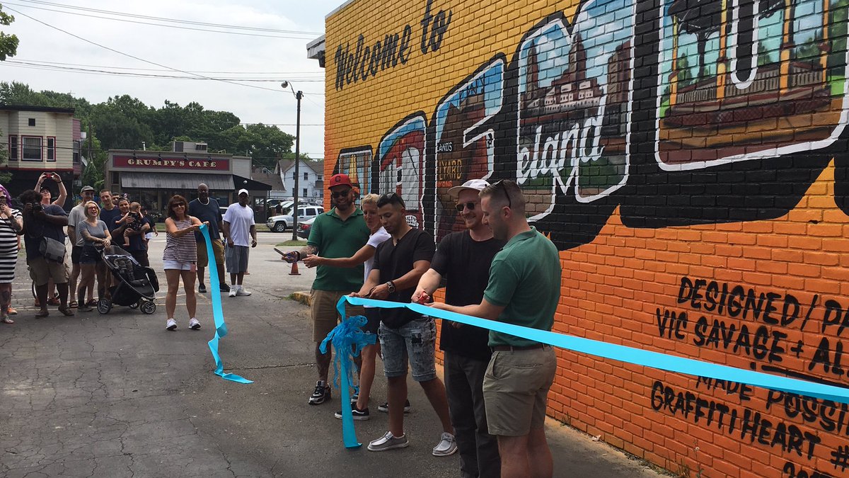 GabrielKKramer's tweet photo. Welcome to Tremont—

#GraffitiHeart unveiled this dope new mural today. 

#ThisisCLE https://t.co/OAk0AgDYaA