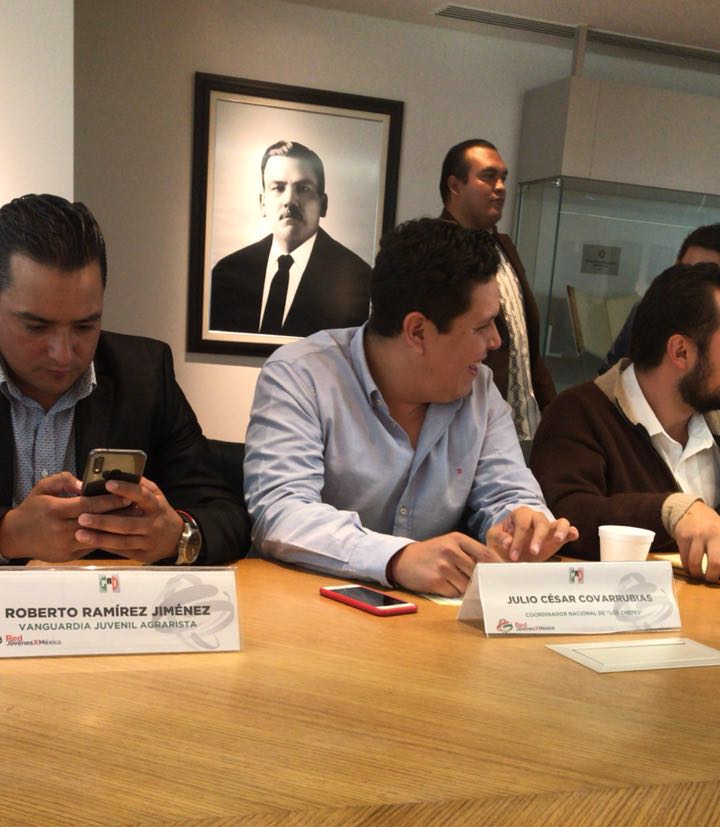 LosChepes18's tweet photo. Reunión de Trabajo de las Dirigencias Estatales y Organizaciones Juveniles Nacionales con el Presidente del PRI; @JuarezCisneros y la Secretaria General; @ruizmassieu. 

Un espacio de diálogo y crítica constructiva, para tomar acciones y recuperar la confianza de la ciudadanía. https://t.co/t7lVvqNLBY