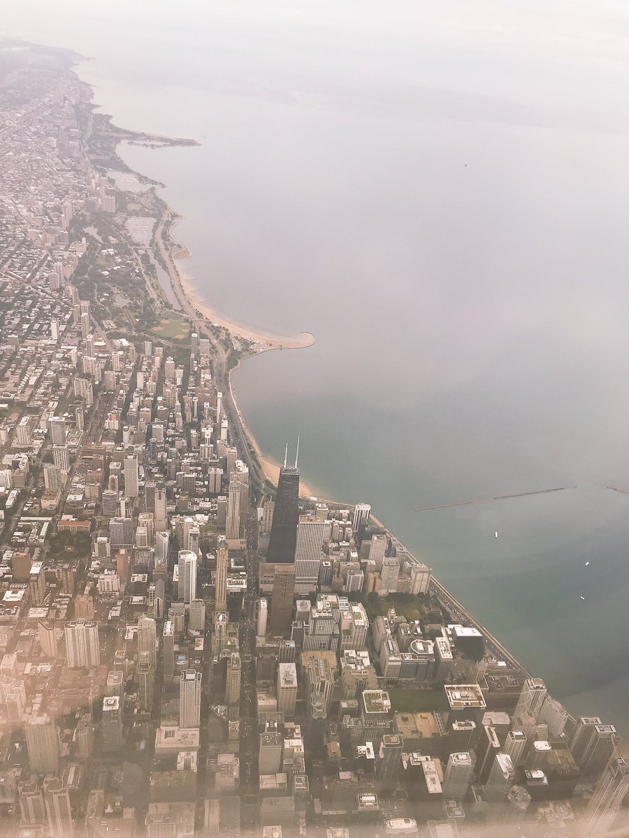 itsboutdatSTEIN's tweet photo. Still a big STL guy, but the Chicago Skyline is so beautiful. #views #skylines #Chicago https://t.co/6KQUO1fOcb
