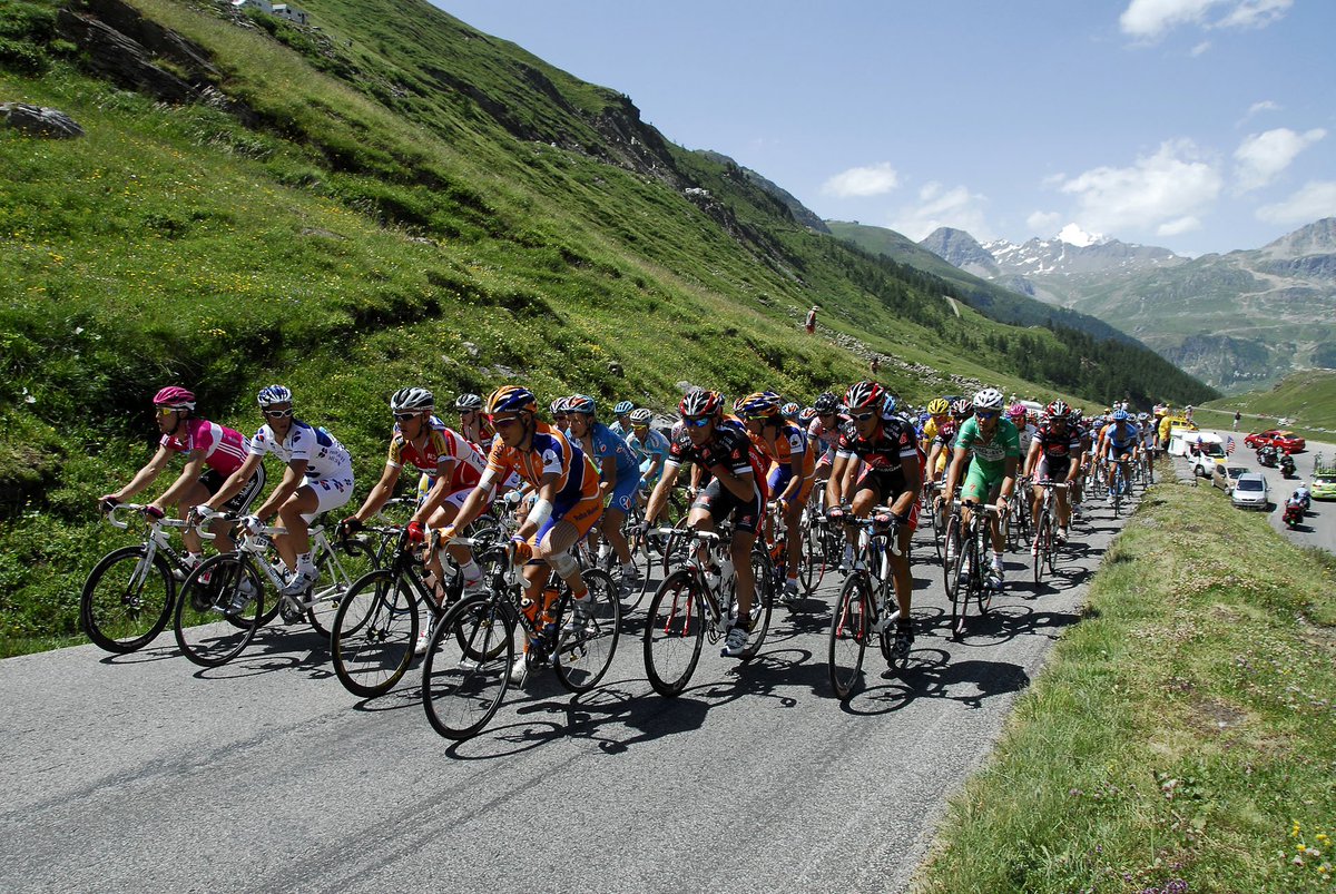 Attention, Tour de France en Tarentaise les 18 et 19 juillet, secteurs Bourg, Seez, Petit St Bernard, Moutiers. Coupures de routes et perturbations de circulations à prévoir: renseignez-vous auprès des Offices de Tourismes.