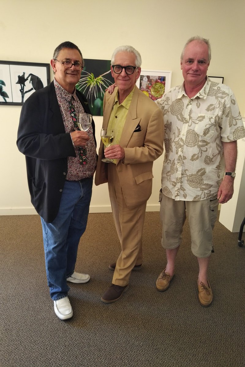 ConnieKuhns's tweet photo. CBC alum and photographer David Wisdom, (L), award-winning animator Marv Newland (M) and @faultlineproj co-owner and gallerist Nigel Harrison at the opening of #robertkleyn 's NEWS FROM FLOWERS at FLP on #saltspringisland. @VanArtGallery @ChernoffFineArt  photo by @ConnieKuhns https://t.co/2eflsSl6fG