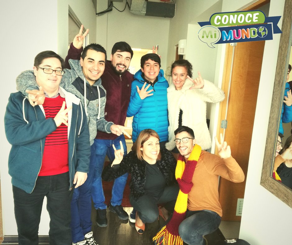 ConoceMi_Mundo's tweet photo. Nos reencontramos el próximo sábado a las 11 hrs en @MiRadiols
#ConoceMiMundo 💙
#LenguaDeSeñasChilena 🤟🏻
#InclusiónEsPosible 💙 https://t.co/jg5Mn7xkgE