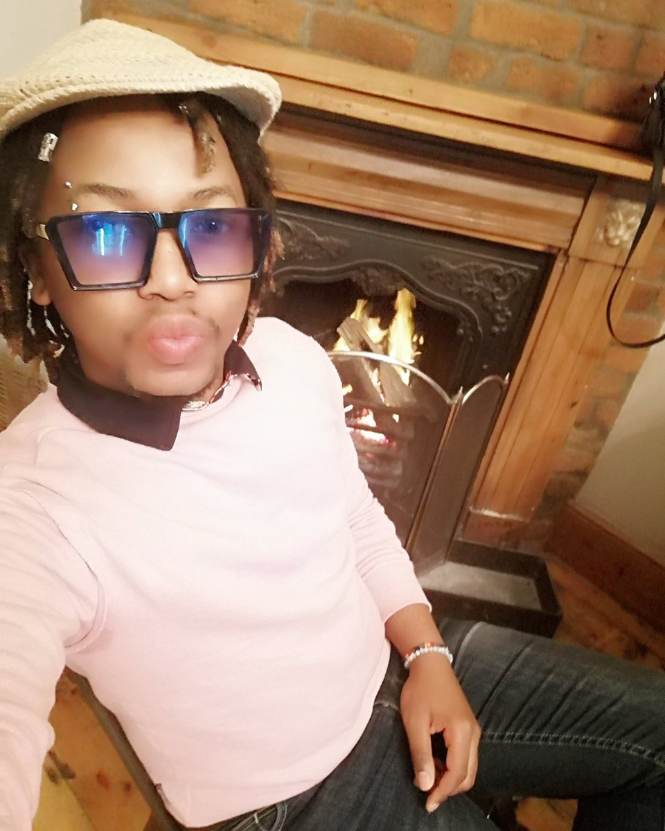 princekmentor's tweet photo. Outchea di tsala tsa me , go monate, go monate, go monaaate! #SignalGun #SignalGunswines https://t.co/iRTthS4MAx