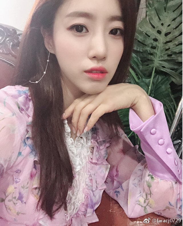 tarasnaps's tweet photo. [EUNJUNG WEIBO(9P)] taraej0729: ᴸᴼᵛᴱᴸᵞ-ᴴᴼᴿᴿᴵᴮᴸᵞ. ​ 4/9P https://t.co/OGbqD2qkkv #kpopsnaps https://t.co/3mYg40ojLr