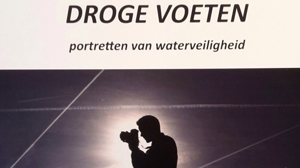 PaulvdVijver's tweet photo. Droge voeten - Als je in Haarlem bent, stap even binnen bij het https://t.co/ePxrS8IxYp @ABCHaarlem tegenover het prachtige @FransHalsMuseum. Met 100-en foto's van gemalen, sluizen en duikers op beeldscherm + foto-expo van 3 fotografen, mmv @HHRijnland @iSeeForYou @rijnjaprint ea https://t.co/jxyAldTOTH