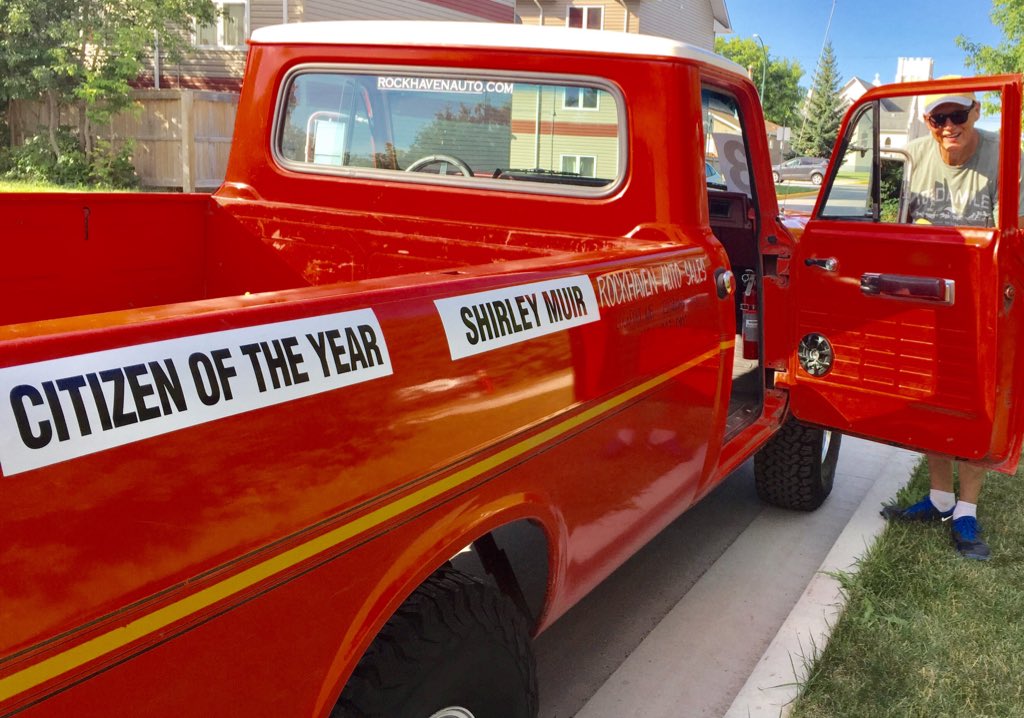 Salute to Alvin Kreviazuk with his 1975 International Harvester for shepherding me through the Selkirk Parade today. What an honour to live and volunteer in #SelkirkMB. #MySelkirk #selkirkbiz. Thanks to the Selkirk & District Community Foundation for this honour.