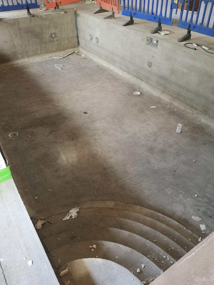 Roblowetiling's tweet image. Pool completed near Ipswich using @ARDEXUKTiling X77 adhesive and brilliant white grout @ezarri mosaic and edge tiles. A great look.