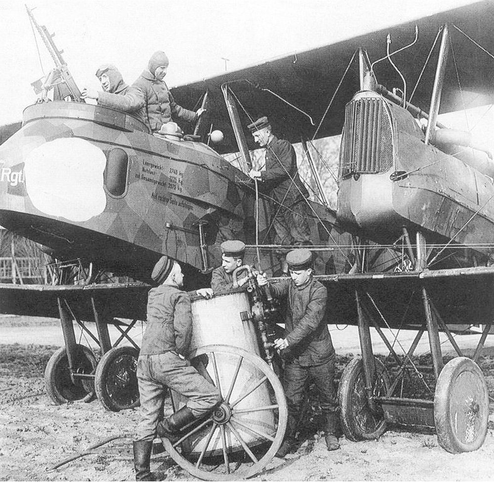 Первые немецкие самолеты. Gotha g.v. Германия аэропланы 1 мировой войны. Самолёт Gotha g.v. Самолеты 1 мировой войны бомбардировщики.
