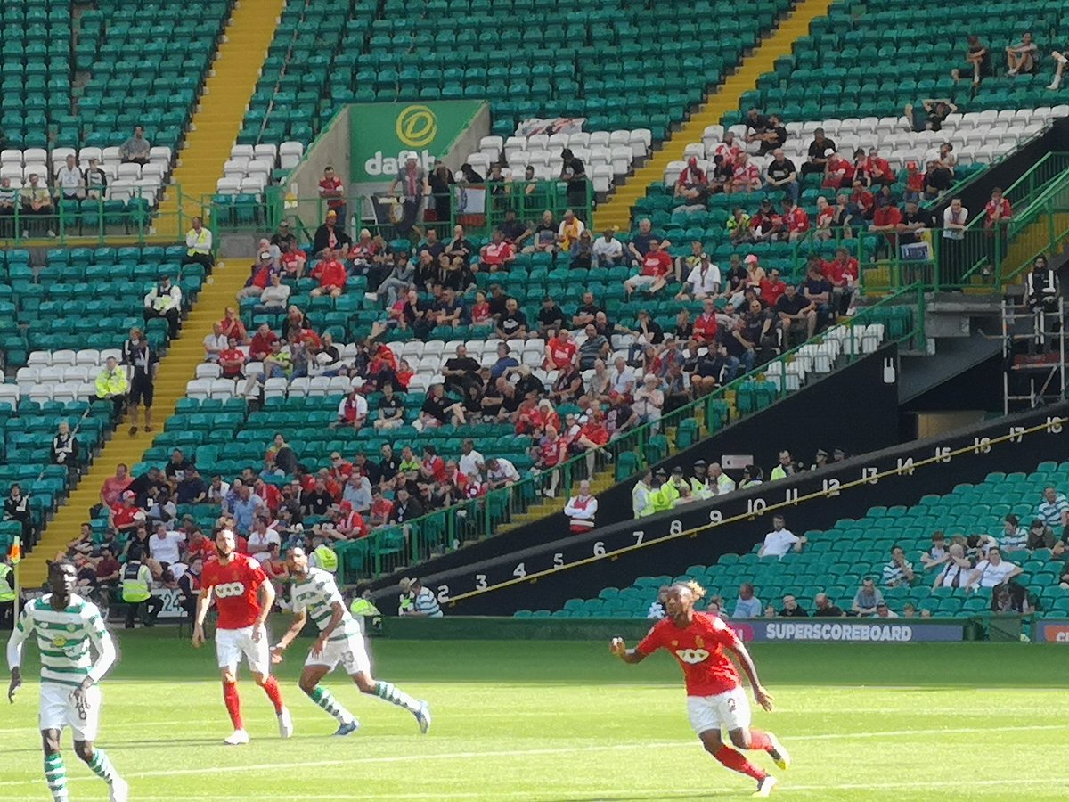 leedsmark73's tweet photo. Respect to all the @Standard_RSCL fans at Celtic Park today. They brought as many as half the teams in out league will this coming season 😁 https://t.co/7D9Hb6Z3Lc