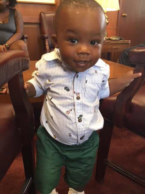 MayorMKE's tweet photo. This is Tristan, our July @StrongBabyMKE. He is only 1 year old but he is already very independent. He likes to walk in the park and go on the swings. Thanks for stopping by this week, Tristan. https://t.co/FYvOMxAoCQ