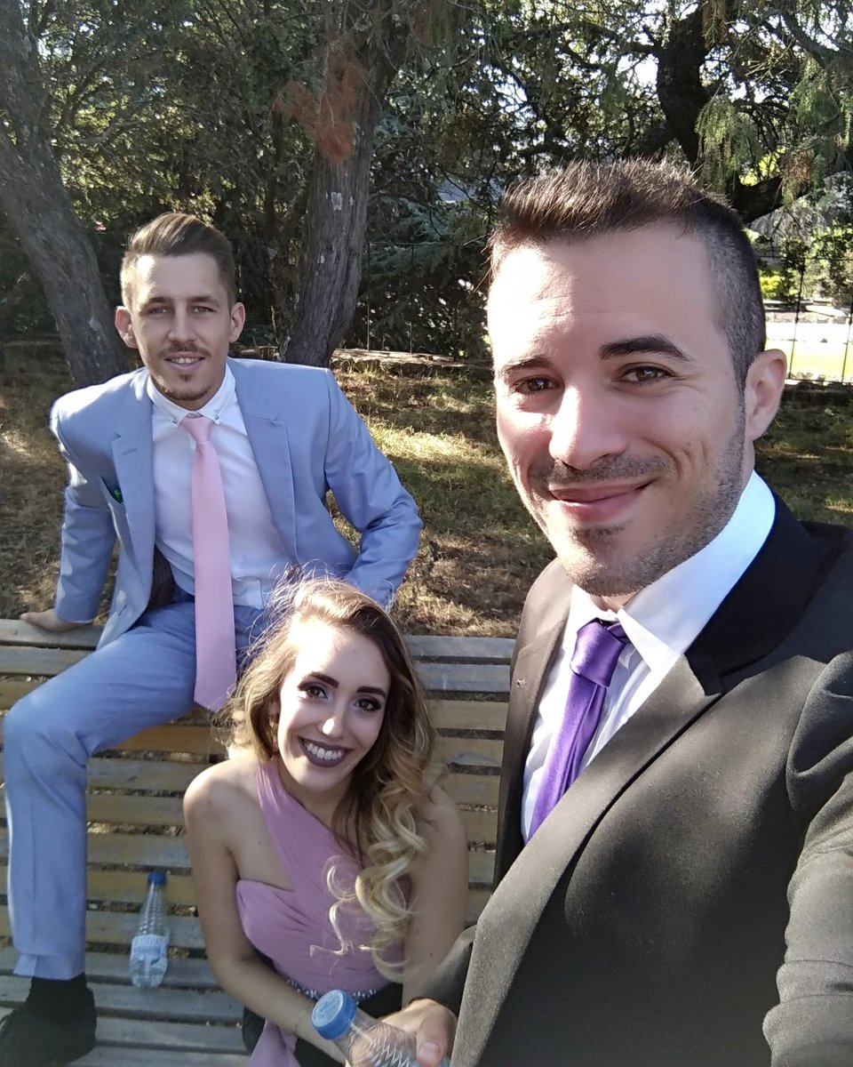 _NestorG_'s tweet photo. Los SimRacers no solo corremos, verdad @KristianK_93 ? 😋
#Boda
#InstagramMode https://t.co/xKGoVYXbTS