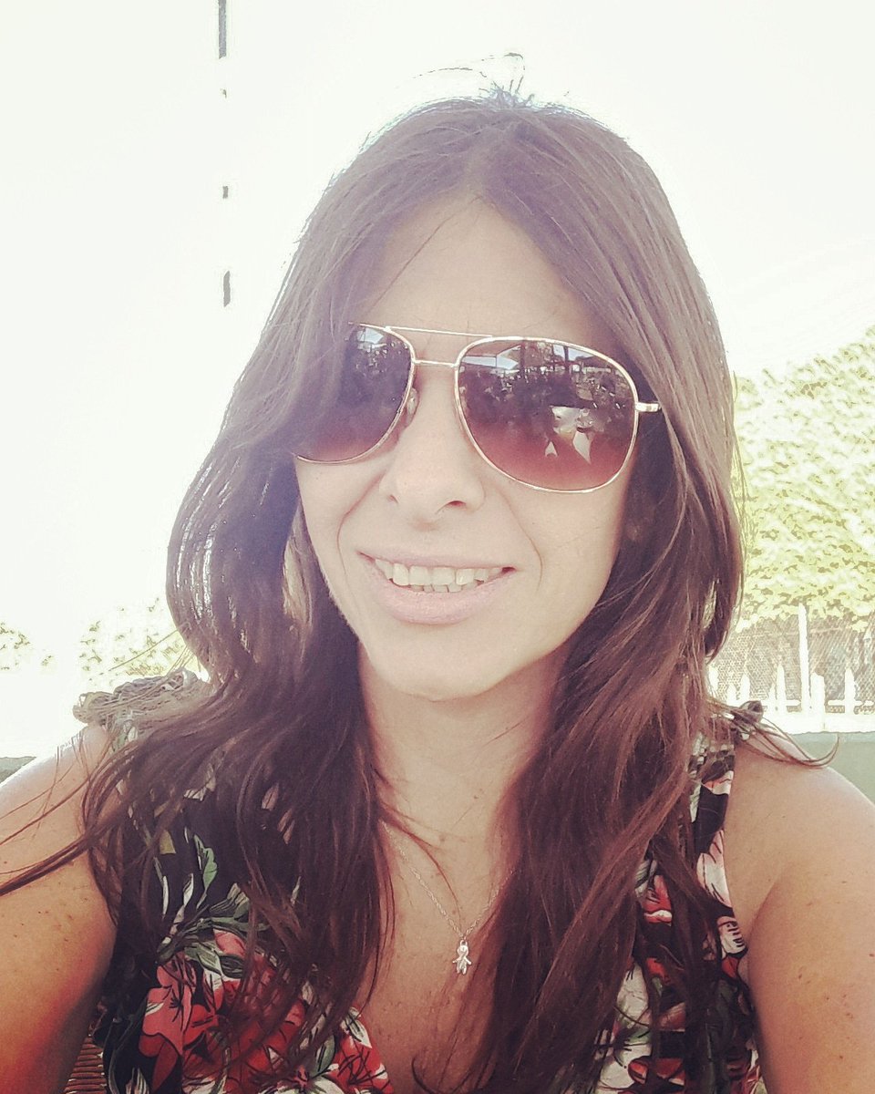 aracelicap's tweet photo. Tardecita de relajación, risas y buena compañía...Que lo necesitaba!!!! #meencantaaa https://t.co/mfsvTeTi7W