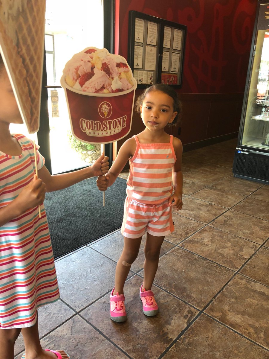 ColdStone's tweet photo. #RandomActsOfColdStone is in Dayton right now! Stop by for FREE Ice Cream! https://t.co/GVTU7U4ges