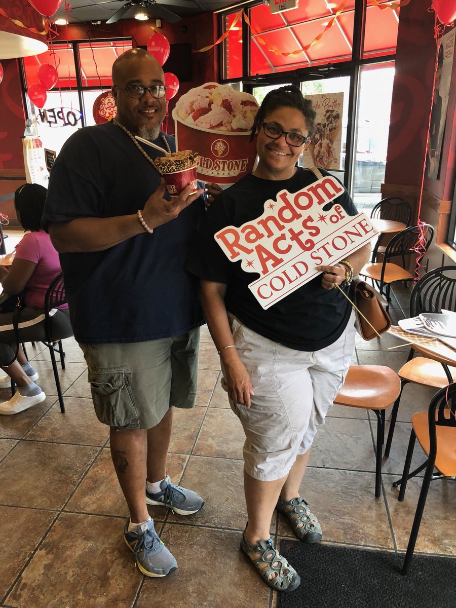 ColdStone's tweet photo. #RandomActsOfColdStone is in Dayton right now! Stop by for FREE Ice Cream! https://t.co/GVTU7U4ges
